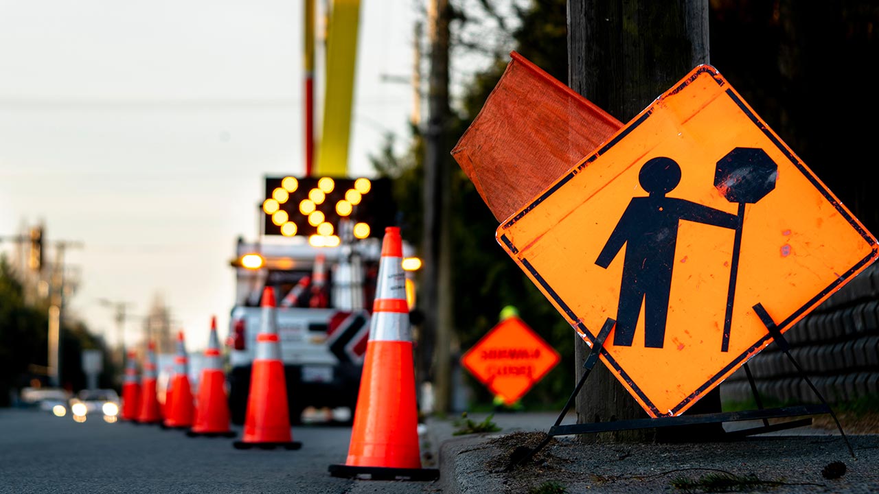 OSHA Safety Pro: MUTCD Work Zone Traffic Control ude1644