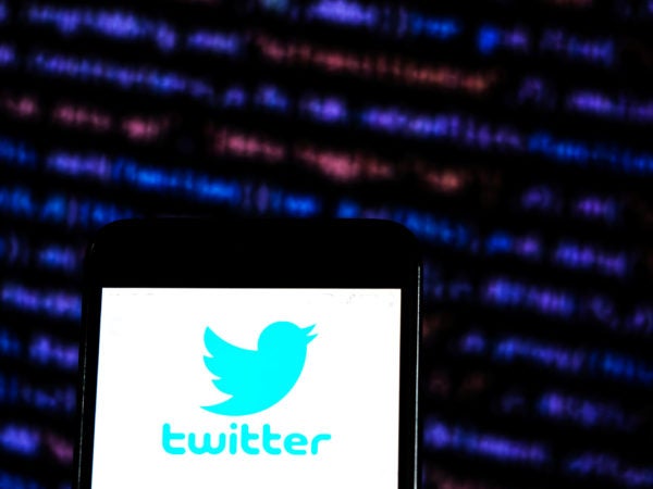 AI-Driven Twitter Mastery: Unleashing ChatGPT and Zapier ude422