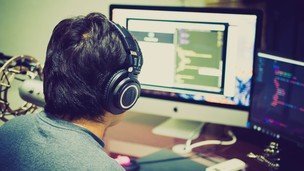 Bootstrap 4 ude606