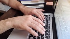 How to Write a Premise and Logline ude_2025912495