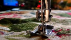 Learn to sew with a sewing machine ude_2025912498