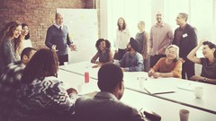 Creative Leadership and Community Building in Business ude_2025914416